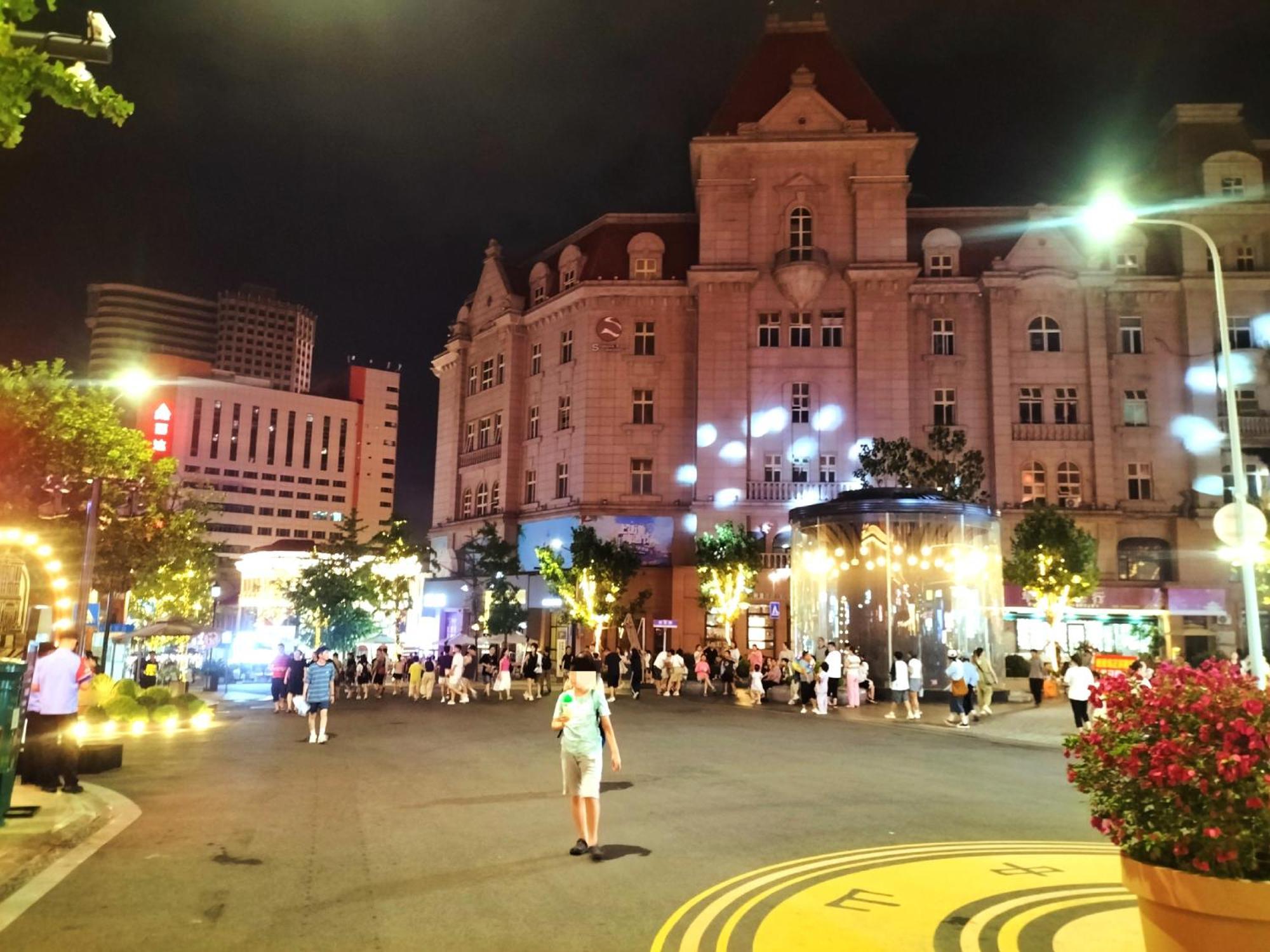 Hua Qi Kaiserdom Hotel Zhongshan Road St Michael'S Cathedral And Zhanqiao Pier Qingdao Esterno foto