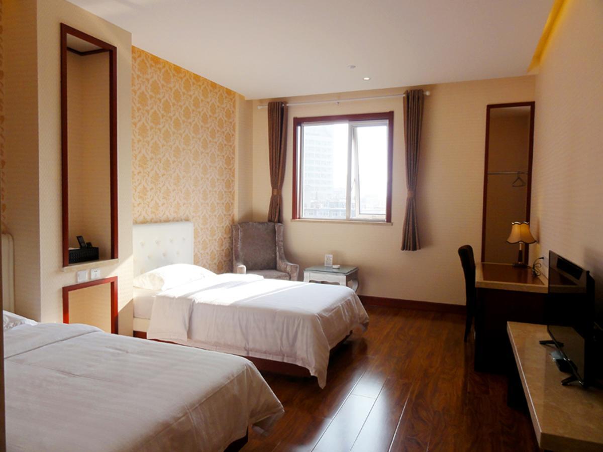 Hua Qi Kaiserdom Hotel Zhongshan Road St Michael'S Cathedral And Zhanqiao Pier Qingdao Esterno foto