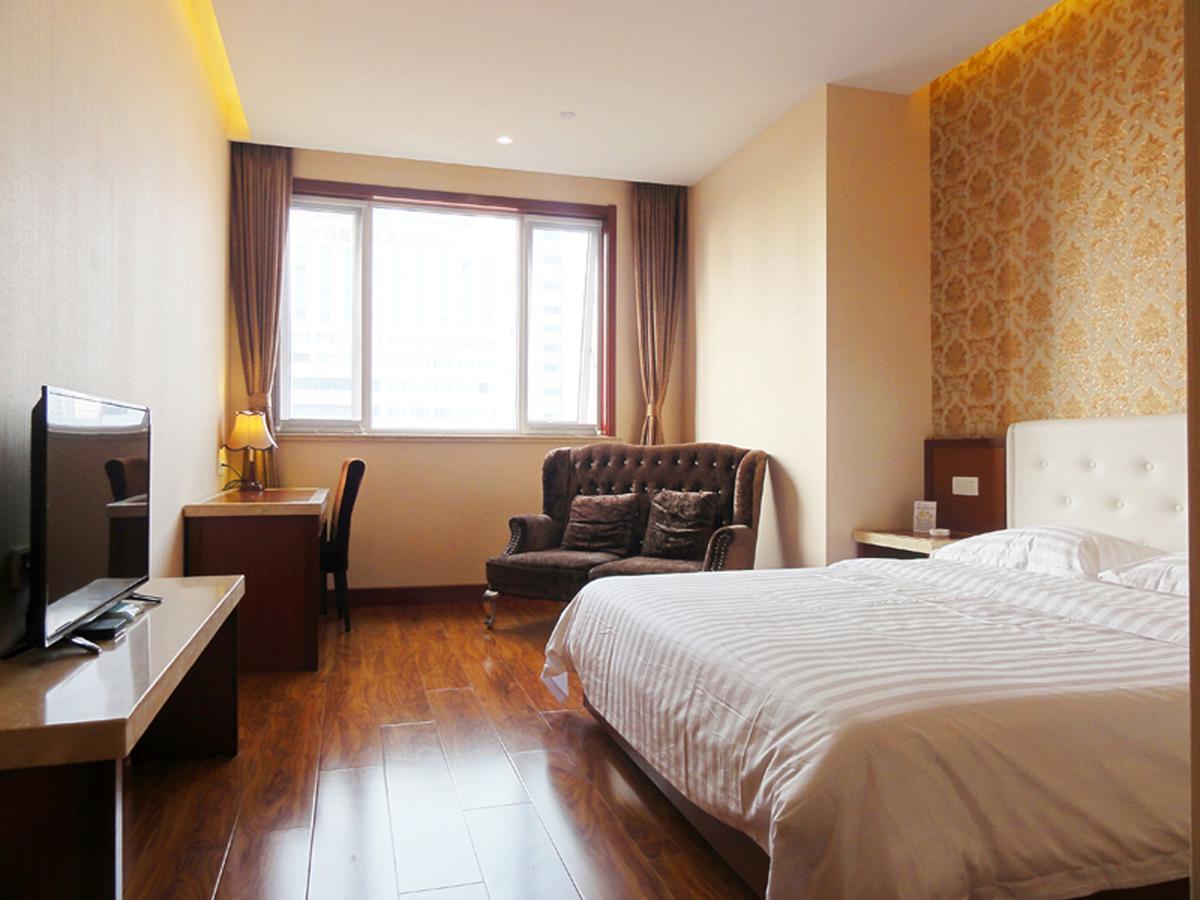 Hua Qi Kaiserdom Hotel Zhongshan Road St Michael'S Cathedral And Zhanqiao Pier Qingdao Esterno foto