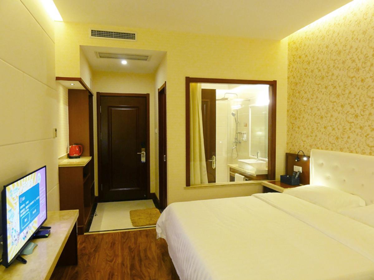 Hua Qi Kaiserdom Hotel Zhongshan Road St Michael'S Cathedral And Zhanqiao Pier Qingdao Esterno foto