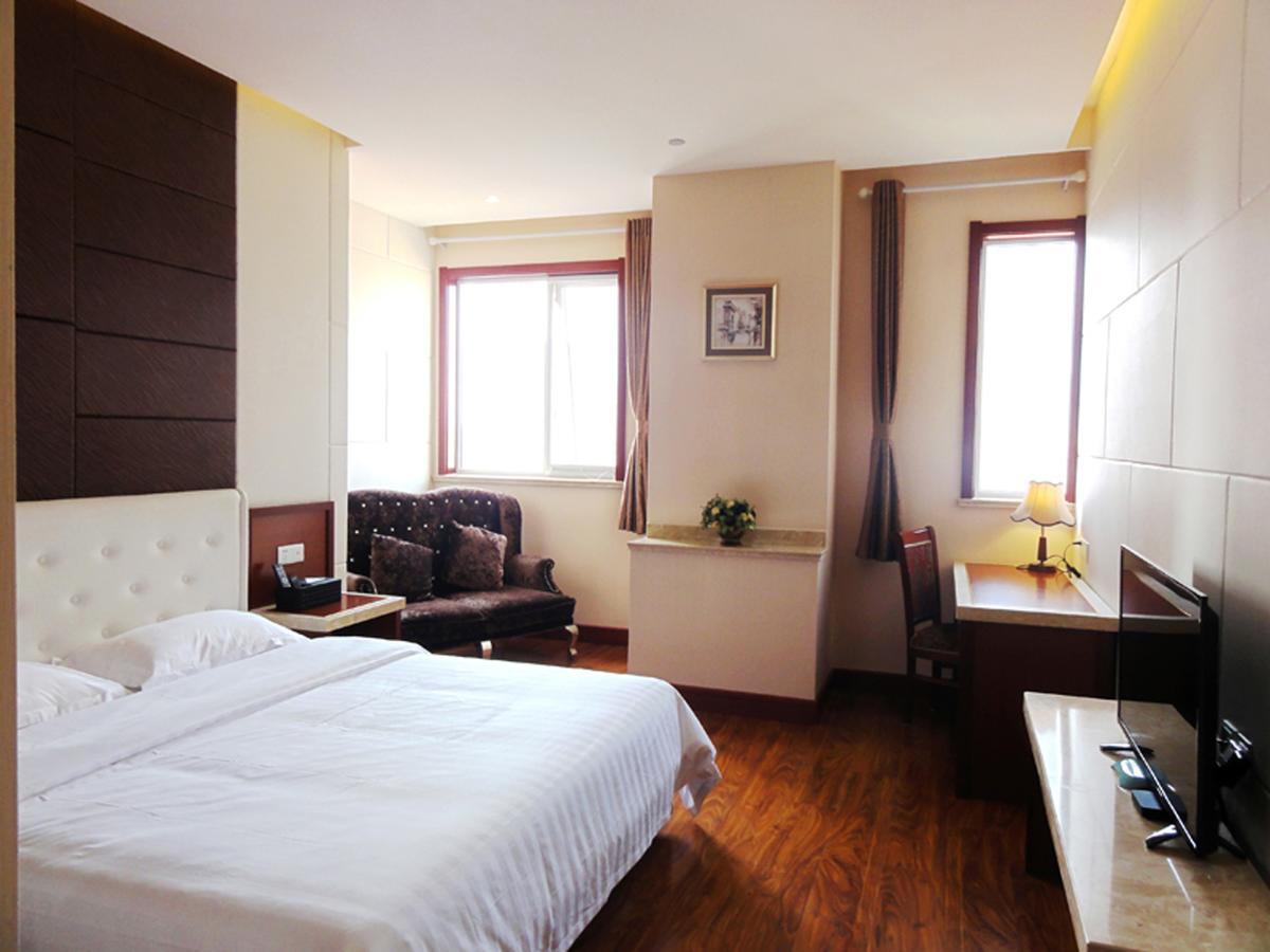 Hua Qi Kaiserdom Hotel Zhongshan Road St Michael'S Cathedral And Zhanqiao Pier Qingdao Esterno foto
