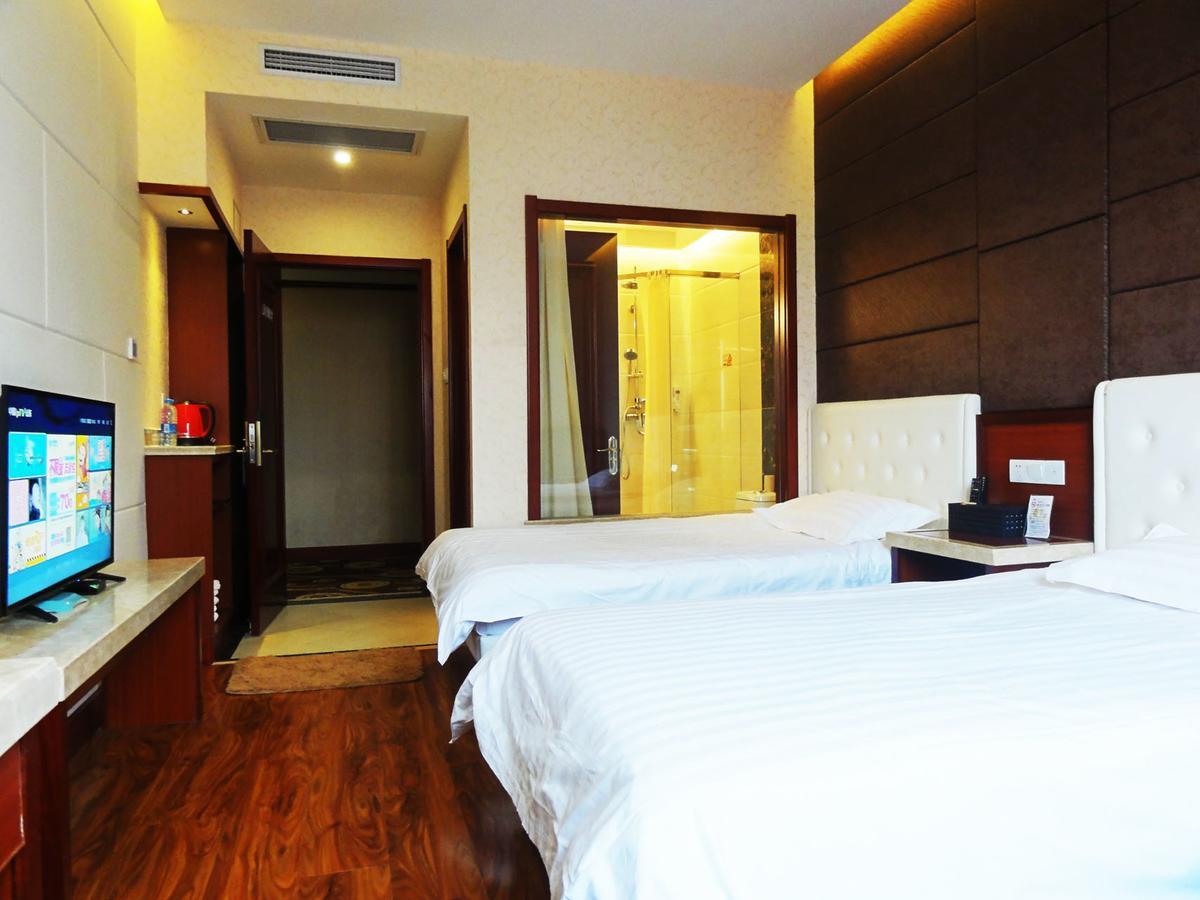 Hua Qi Kaiserdom Hotel Zhongshan Road St Michael'S Cathedral And Zhanqiao Pier Qingdao Esterno foto
